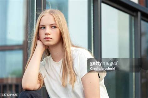 14 year old blonde girl stock fotos und bilder getty images