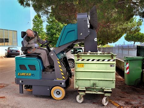 Heavy Duty Ride On Sweeper Eureka Magnum Hd Stamh Ltd