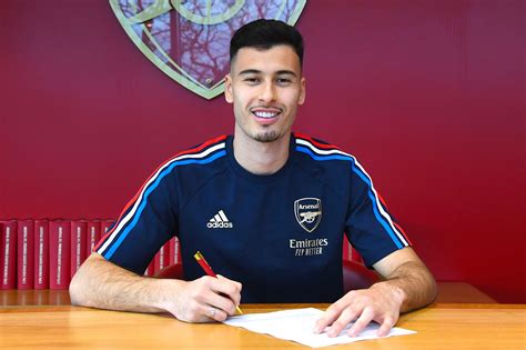martinelli signs new arsenal contract