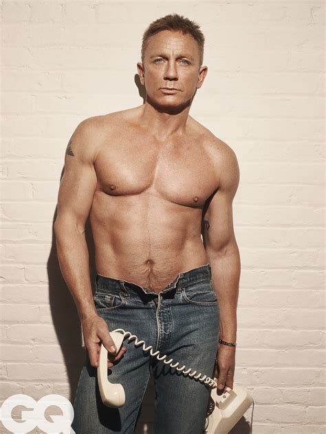 Daniel Craig Poses Shirtless For ‘gq ’ Teases Final James Bond Movie Us Weekly