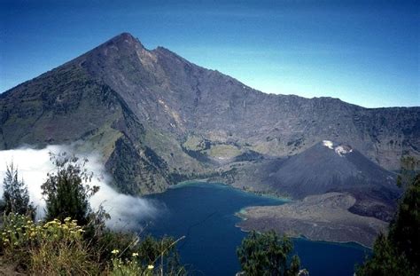 Gunung Tertinggi Di Indonesia