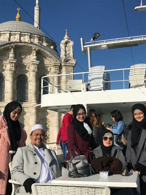 Check spelling or type a new query. 5 Potret Syarifah Najwa Shihab dan Keluarga Habib Rizieq ...