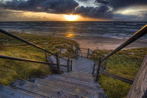 A parking fee is required during the busier time of the year. Tunnel Park Stairway | Sunset view from the stairs at ...