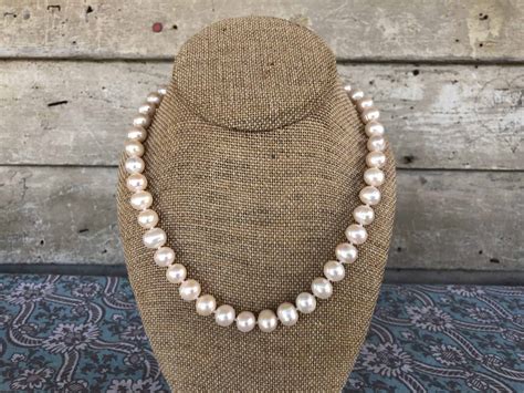 18 10mm White Freshwater Cultured Pearl Necklace Old Town Engravers