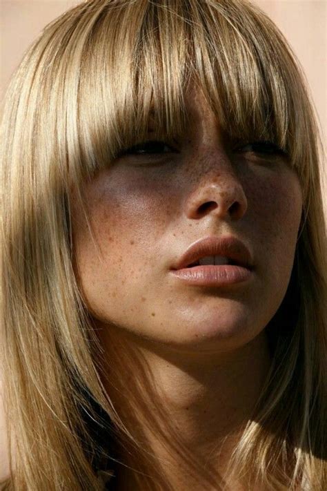 Curved Fringe Hair Trends Cool Hairstyles Hairstyles With Bangs