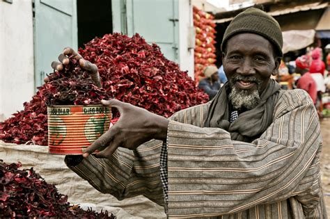 Market Makers: How Senegal's Informal Traders Are Getting Their Voices ...