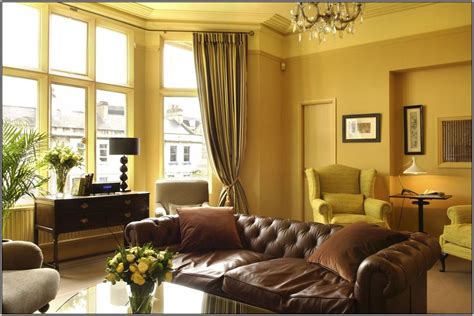 See extra ideas about burgundy room, space inner, internal. Best Curtain Color For Yellow Walls | Yellow living room ...
