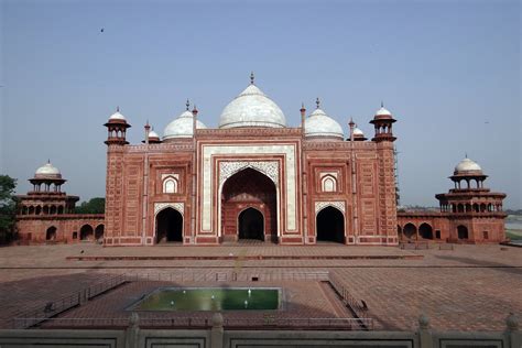 The Taj Mahal Traveling Thru History