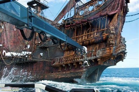 Pirates Of The Caribbean On Stranger Tides Queen Anne S Revenge Ship