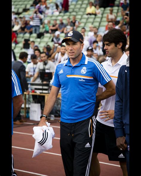 Vidéo Zinédine Zidane Lors Du Match Amical Entre Le Psg Et Le Real De