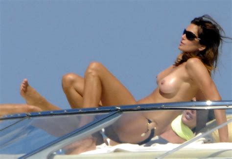 Cindy Crawford Topless Sunbathing On A Yacht At French Riviera Porn