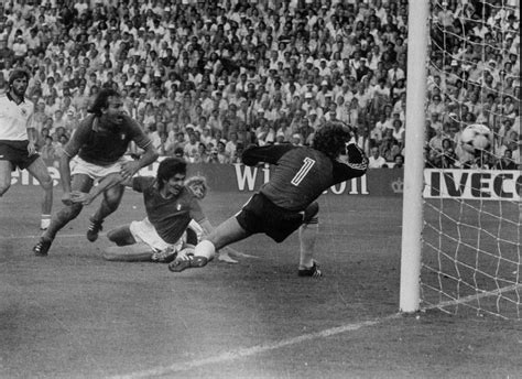 Imitando paolo rossi avrei potuto realizzare quanto lui è riuscito a realizzare. Addio Paolo Rossi. Il ricordo dei campioni del Mundial - Zeta