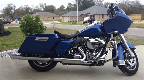 I was looking for more power and a smoother ride and i found it. 2012 HD Road King (with 'Glide fairing), plus optional ...