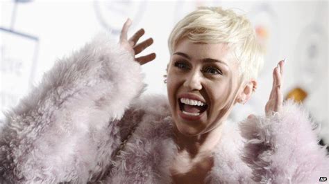 Miley Cyrus Has Car And Jewellery Stolen In La Burglary Bbc News