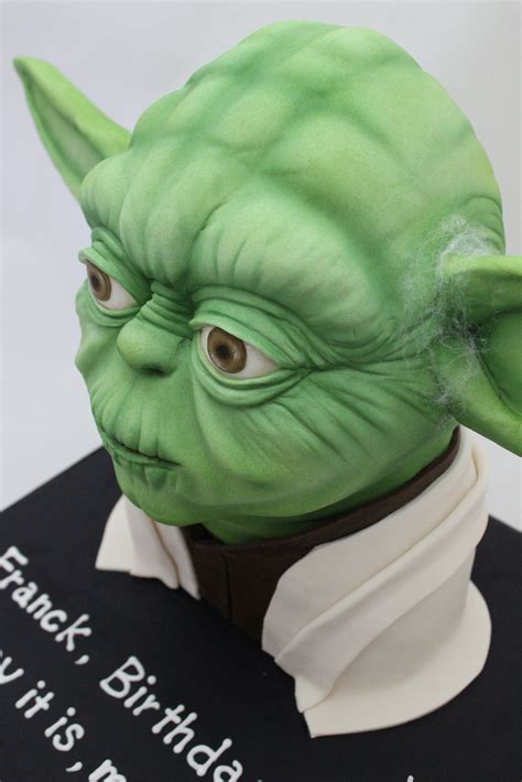 3d Yoda Cake With Air Spray Finish Yoda Cake Star Wars Cake