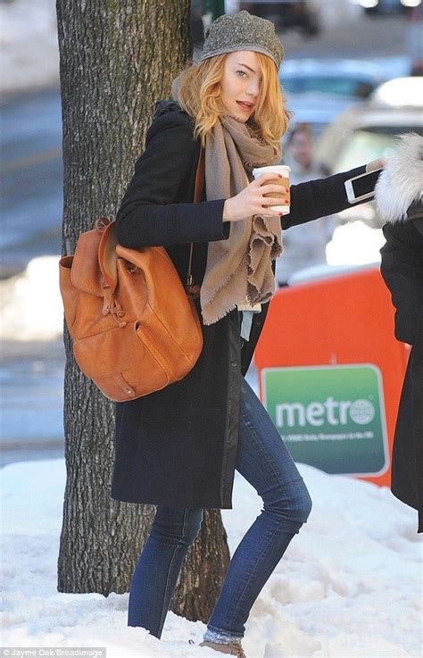 Emma Stone Shows Off Pins In Skinny Jeans With Images Emma Stone