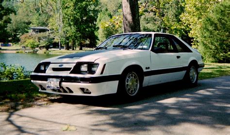 Oxford White 1986 Ford Mustang Gt Hatchback