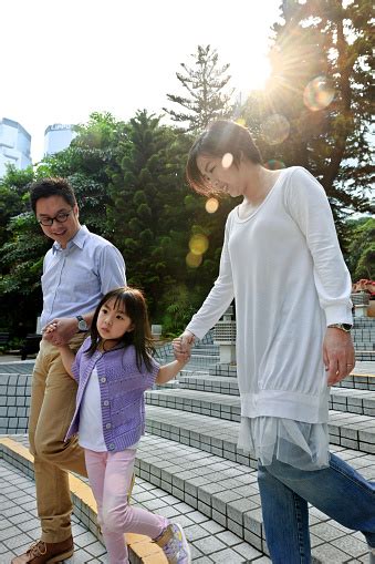 Madre Padre E Hija Jugando Hong Kong China Foto De Stock Y Más Banco De