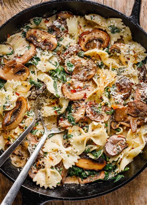 One Pot Garlic Parmesan Pasta Recipe With Spinach And Mushrooms Creamy Pasta Recipe Eatwell