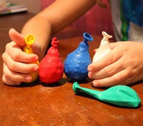 Avance 40 Maneiras De Estimular O Desenvolvimento Infanti Balões Sensoriais Artesanato