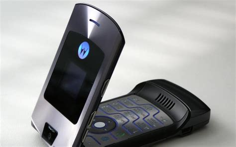 Motorola Has Hinted That They Might Be Bringing Back The Iconic Razr