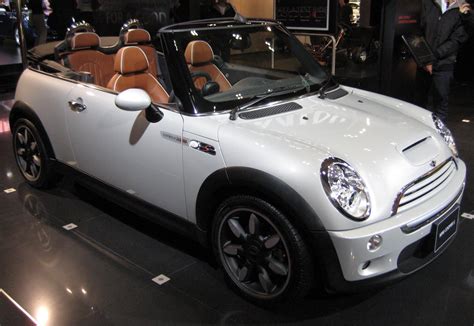 I loved my mini, but fell out of love fast when the baby arrived. MINI COOPER CUTE And STRONG inside car