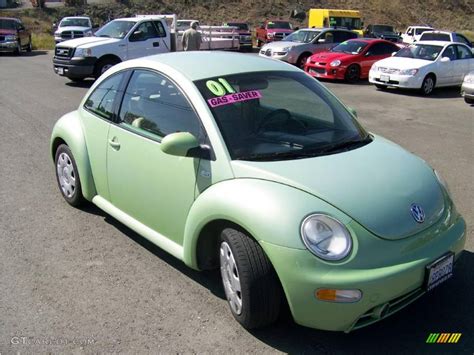 2001 Cyber Green Metallic Volkswagen New Beetle Gls Coupe 8304423