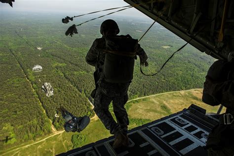 Military Freefall Parachutes Lokasingang