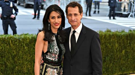 Huma Abedin And Anthony Weiner Pull Divorce From Court Will Negotiate Privately