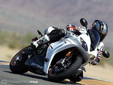 Latest triumph daytona news and reviews triumph brought at eicma show the 2011 daytona 675 r. 2011 Triumph Daytona 675R First Ride | CycleTrader.com