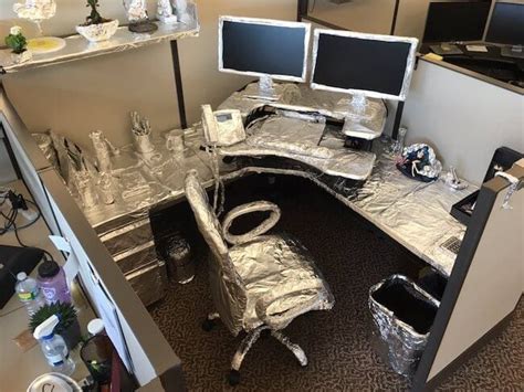 21 Hilarious Office Pranks That Hopefully Wont Get You Fired