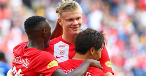 Dejan kulusevski, 20, from sweden juventus fc, since 2019 right winger market value: Paper Talk: Man Utd handed huge incentive to land midfield ...