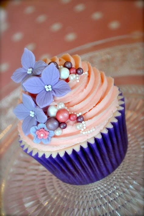 24 Best Pearl Wedding Cupcakes Images On Pinterest