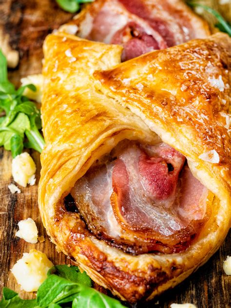 Cheese And Bacon Turnovers In Puff Pastry Krumpli