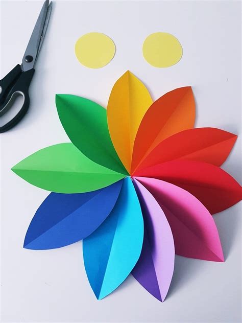 Vielfältige vorlagen zum basteln mit papier. Papierblumen basteln: Blumen Wanddeko basteln mit Kindern