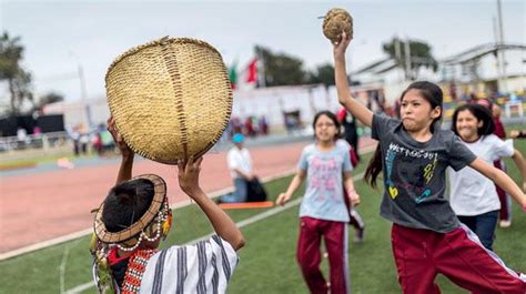 En juegos tradicionales creemos que los juegos de siempre son un rico legado que debemos conservar. Los juegos y juguetes de los niños quechua, aimara y ...