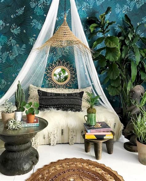 A lot of people who chose the theme of romantic bohemian bedroom decor for their room. 89+ Cozy & Romantic Bohemian Style Bedroom Decorating ...
