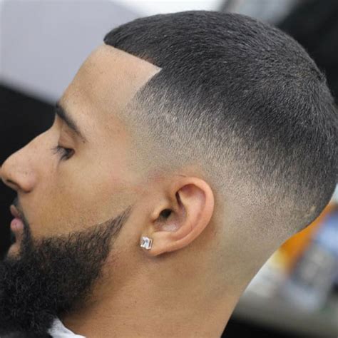 Anda dapat menggunakan gunting, pencukur listrik, atau kombinasi dari keduanya. Gambar Potongan Rambut Pria Keren Dan Namanya | Cahunit.com