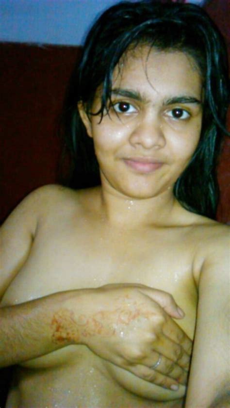 Sex Indian Girl Nude Showing Her Tits Image