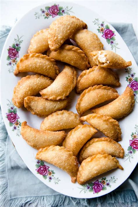 Cantonese Sweet Fried Dumplings Gok Zai Yau Gok 角仔油角 Hey