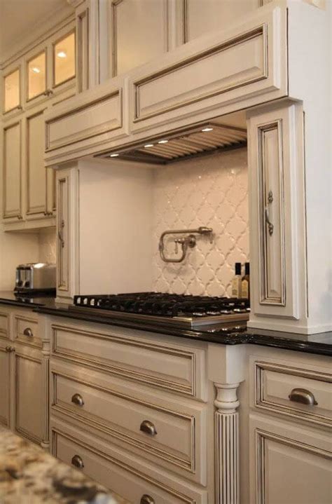 ≫25 Antique White Kitchen Cabinets Ideas That Blow Your