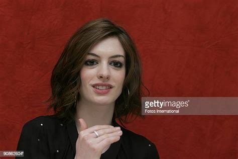 Anne Hathaway Portrait Session Fotografías E Imágenes De Stock Getty