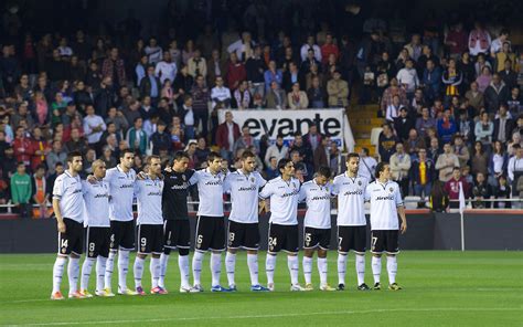 They play in la liga. La Liga 2017: FC Barcelona- Valencia CF - Events and guide ...