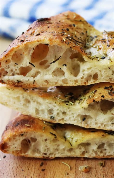 Thanks to the ingredients, it's also naturally vegan. Easy Crispy Focaccia Bread Recipe | Jenny Can Cook - Jenny ...