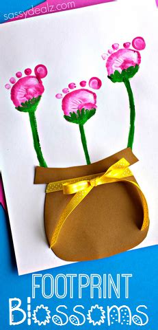 Scroll on for ideas that are sure to make mom smile. Easy Mother's Day Cards & Crafts for Kids to Make - Crafty ...