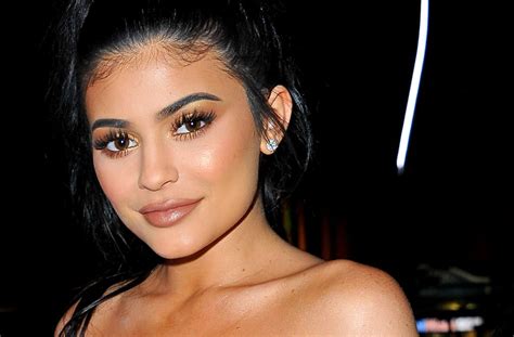 Kylie Jenner Just Dyed Her Hair Bleach Blonde