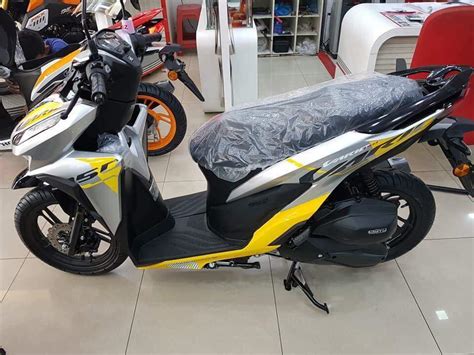 The honda vario 150 retails for rm7,199 for the standard colour options i.e. Honda Vario 150 Kini Dilancarkan Di Malaysia - Oh! Media