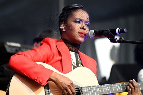 Lauryn Hill Remixes Drakes Nice For What At Recent Concert