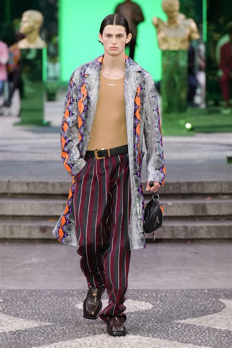 Versace Spring Men S Fashion Show Review The Impression