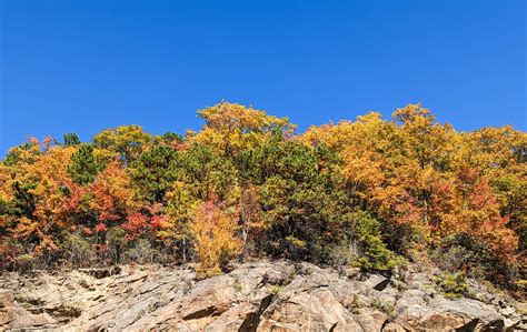 When And Where To See The Best Fall Colors In The Blue Ridge Mountains